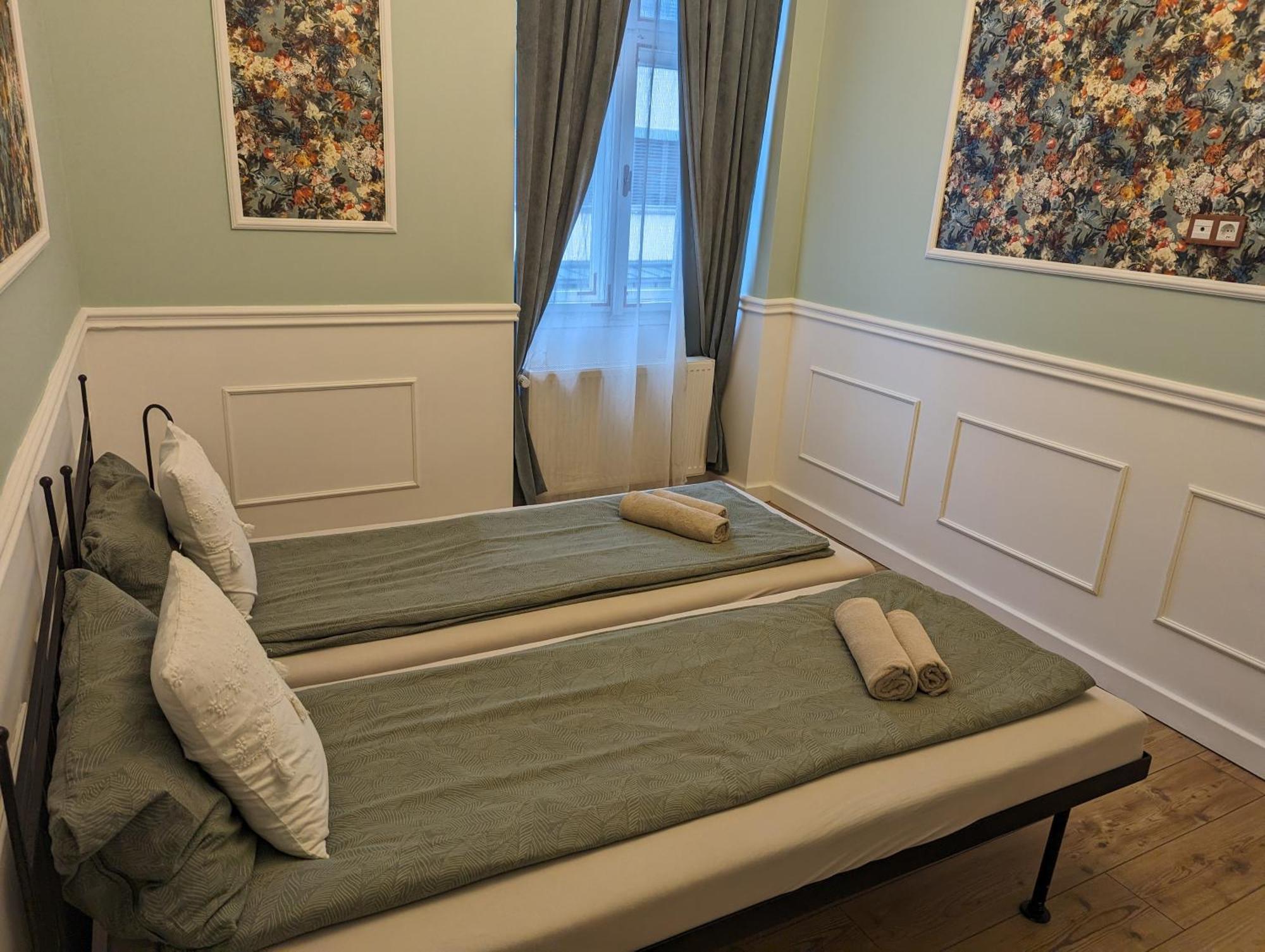 Classic Deluxe Tapolca Ngoại thất bức ảnh